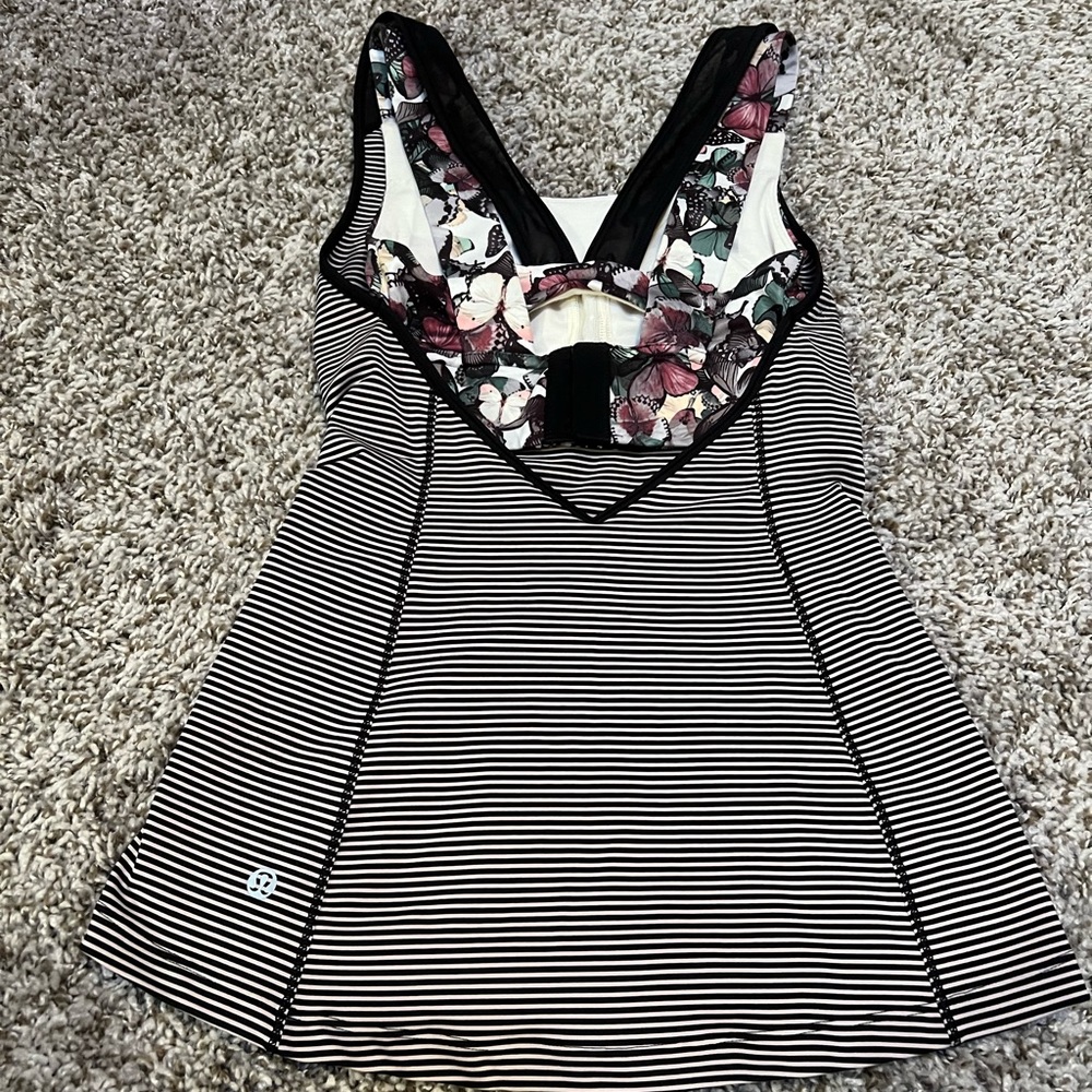 Lululemon Tank w/ built in Sports Bra